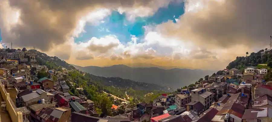 Murree: Bergstadt und Ausflüge – redaktionelles Seitenbild