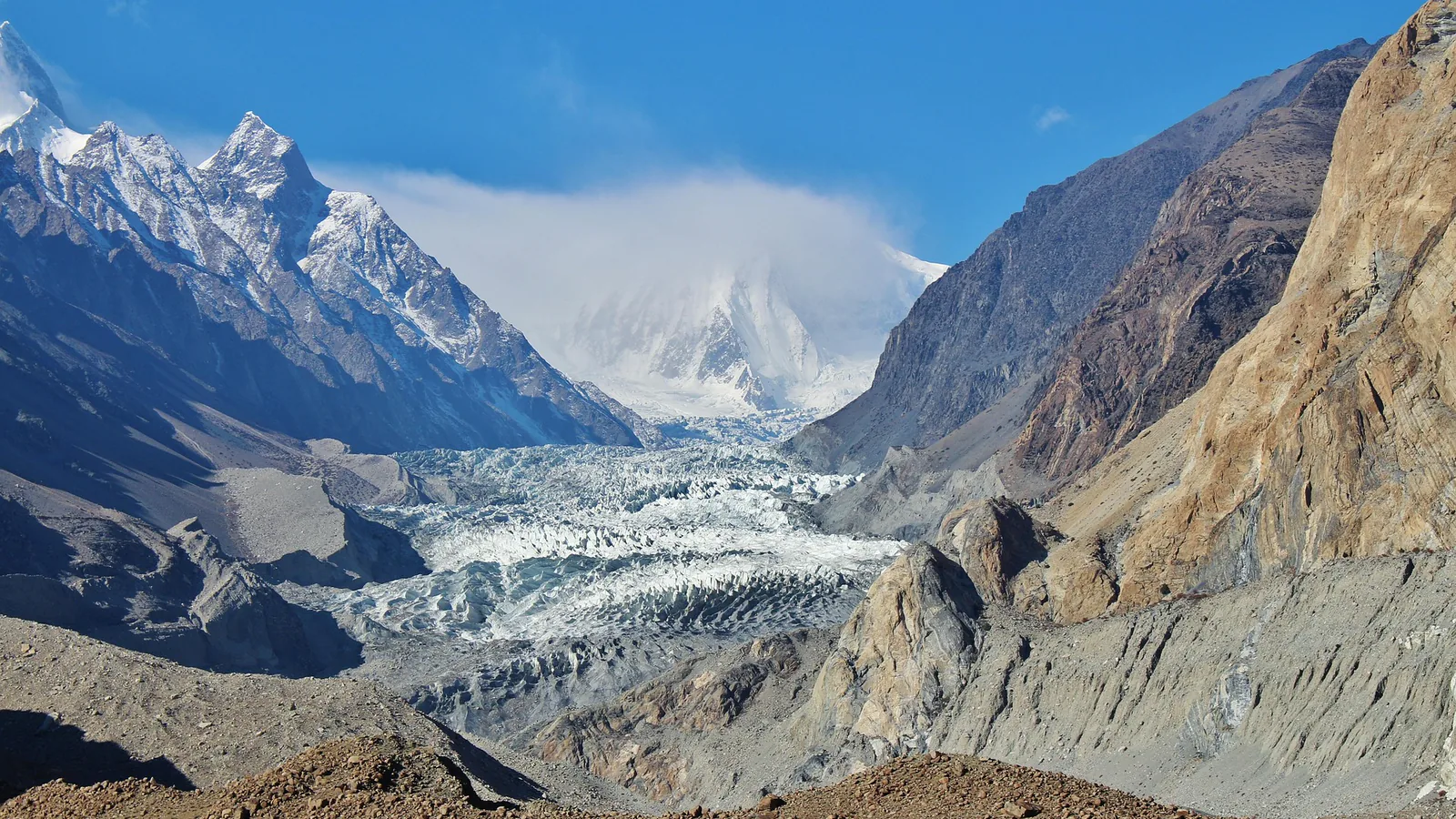 Passu-Gletscher im Karakorum