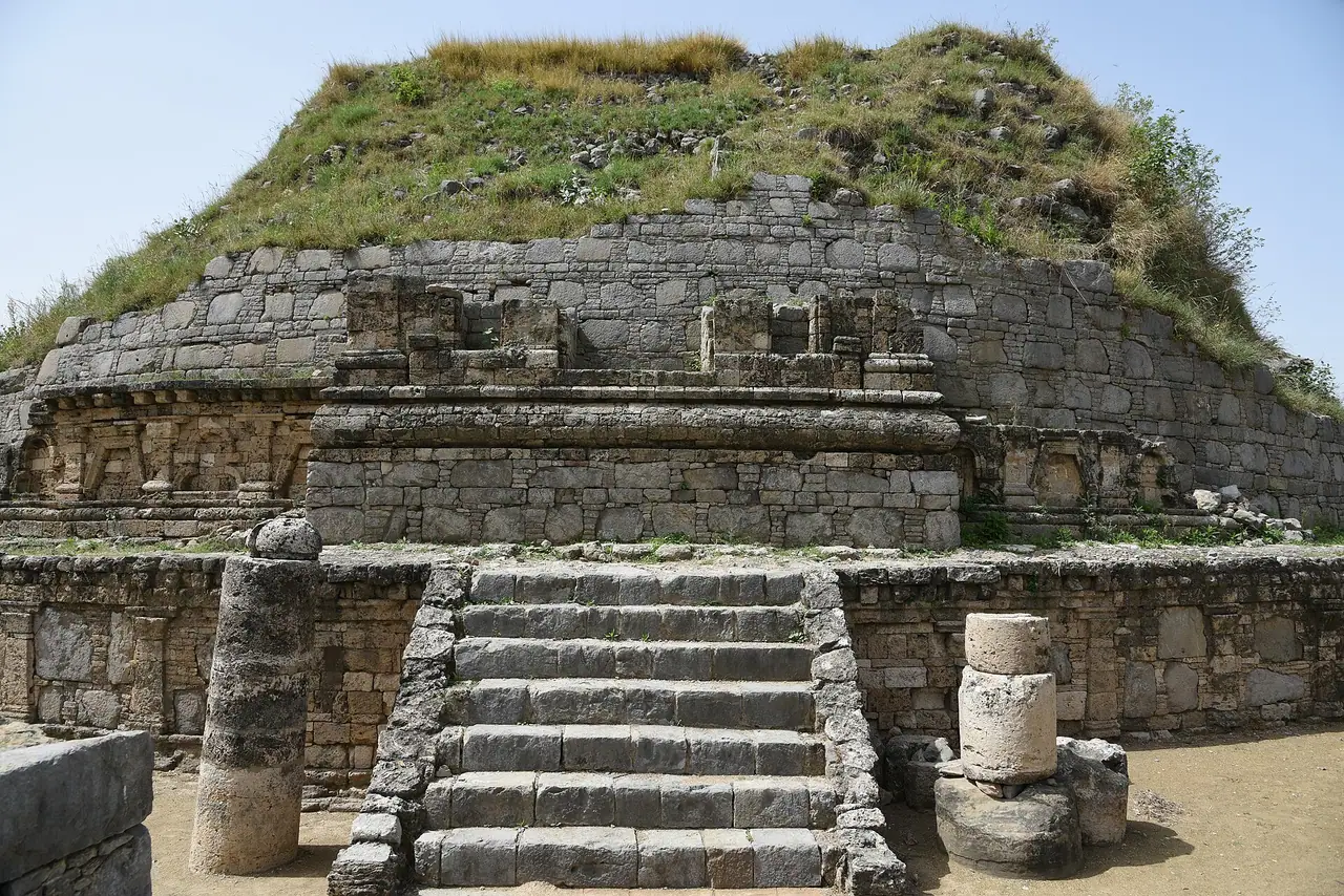 Archäologische Überreste der Dharmarajika-Stupa bei Taxila